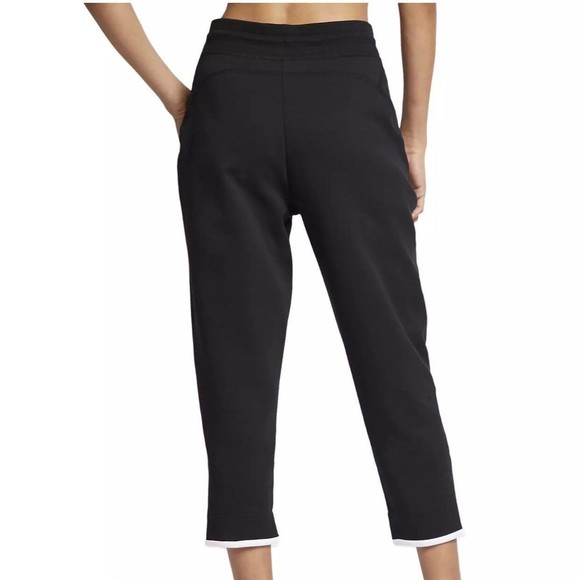 NEW Nike Tech Fleece Cropped Joggers‎ Size M - Picture 3 of 8